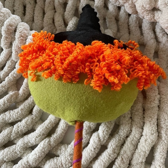 UGLY PRIMITIVE HALLOWEEN WITCH HEAD ON STICK DECOR - Picture 6 of 6
